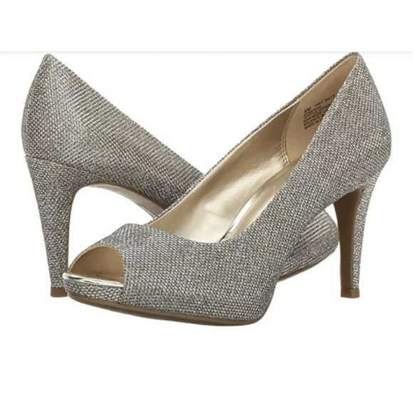 bandolino rainaa pumps